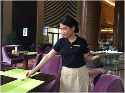 餐饮微笑礼仪 提升服务品质的关键