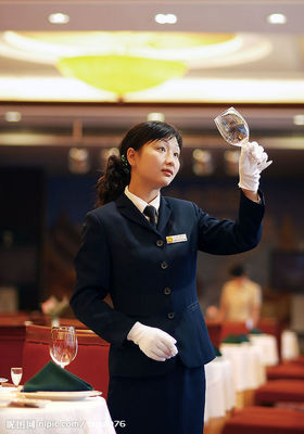 酒店餐饮服务员的职责与价值